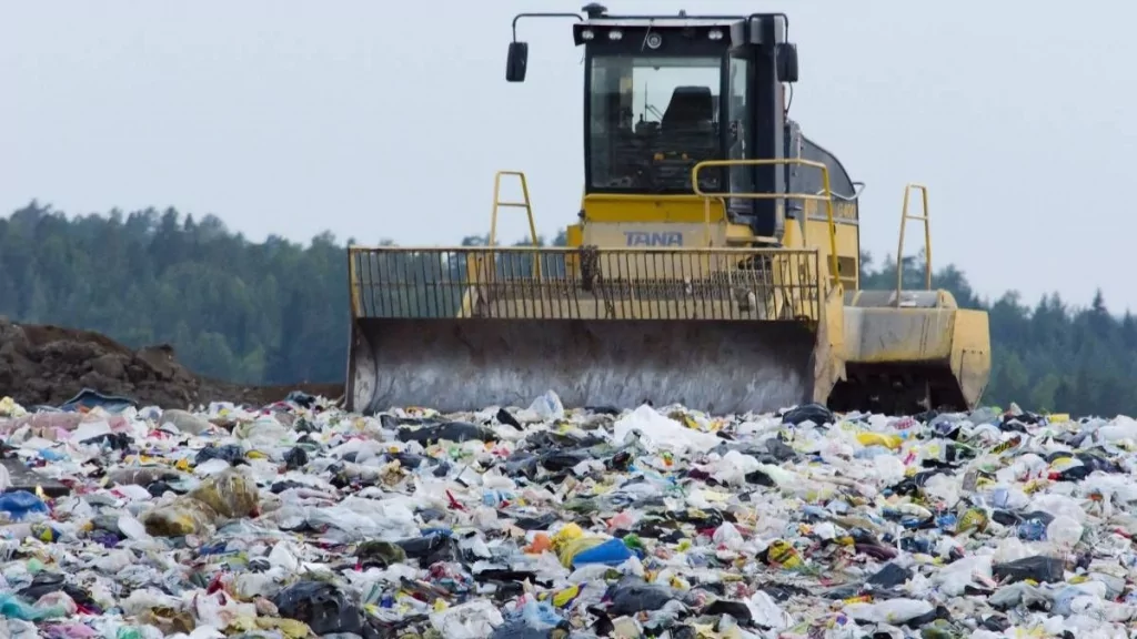 В Тульской и Ленинградской области закрыли мусорные полигоны
