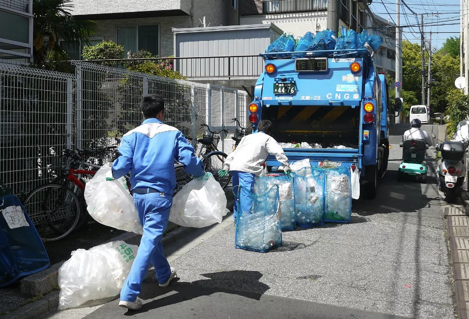 Инсинератор. Сбор и транспортировка мусора в Японии